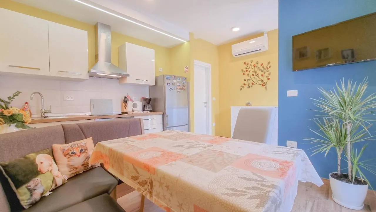 Jutta Apartment Novigrad