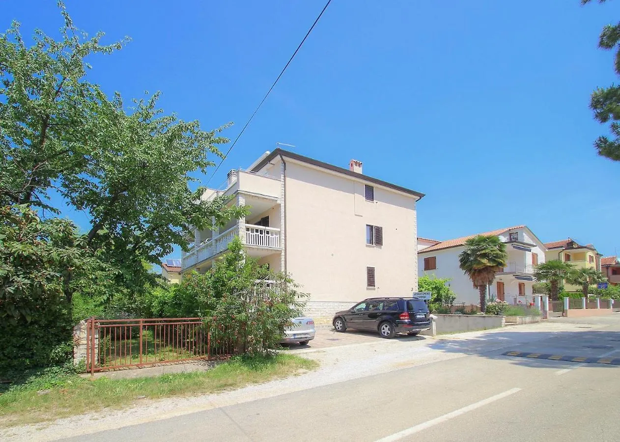 Jutta Apartment Novigrad